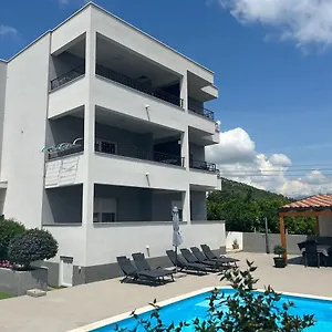 Apartment Aa 1, Trogir